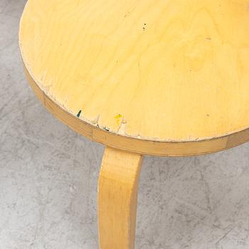 Alvar Aalto, barnstolar, 4 st + 2 pallar, Artek, Finland.