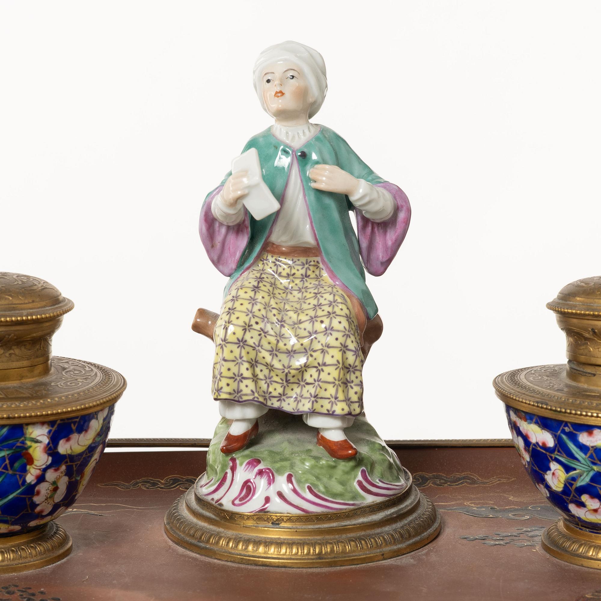An ink well, late 19th Century.