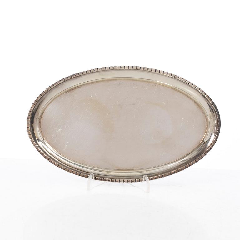 Mockakanna, sockerskål, gräddkanna samt bricka, silver, bl a Tyskland, med svenska importstämplar, 1900-tal.