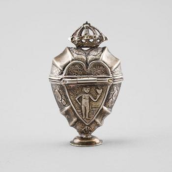 A Swedish 18th century parcel-gilt silver snuffbox, unmarked.