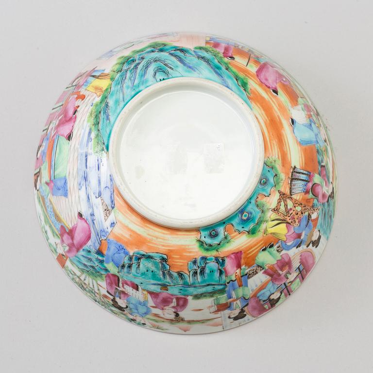 SKÅL, porslin. Kanton, Qingdynastin, 1800-tal.