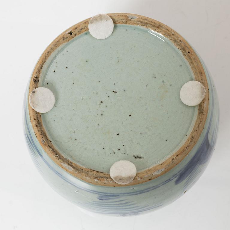 Jar and vase, porcelain, China, 19th century.