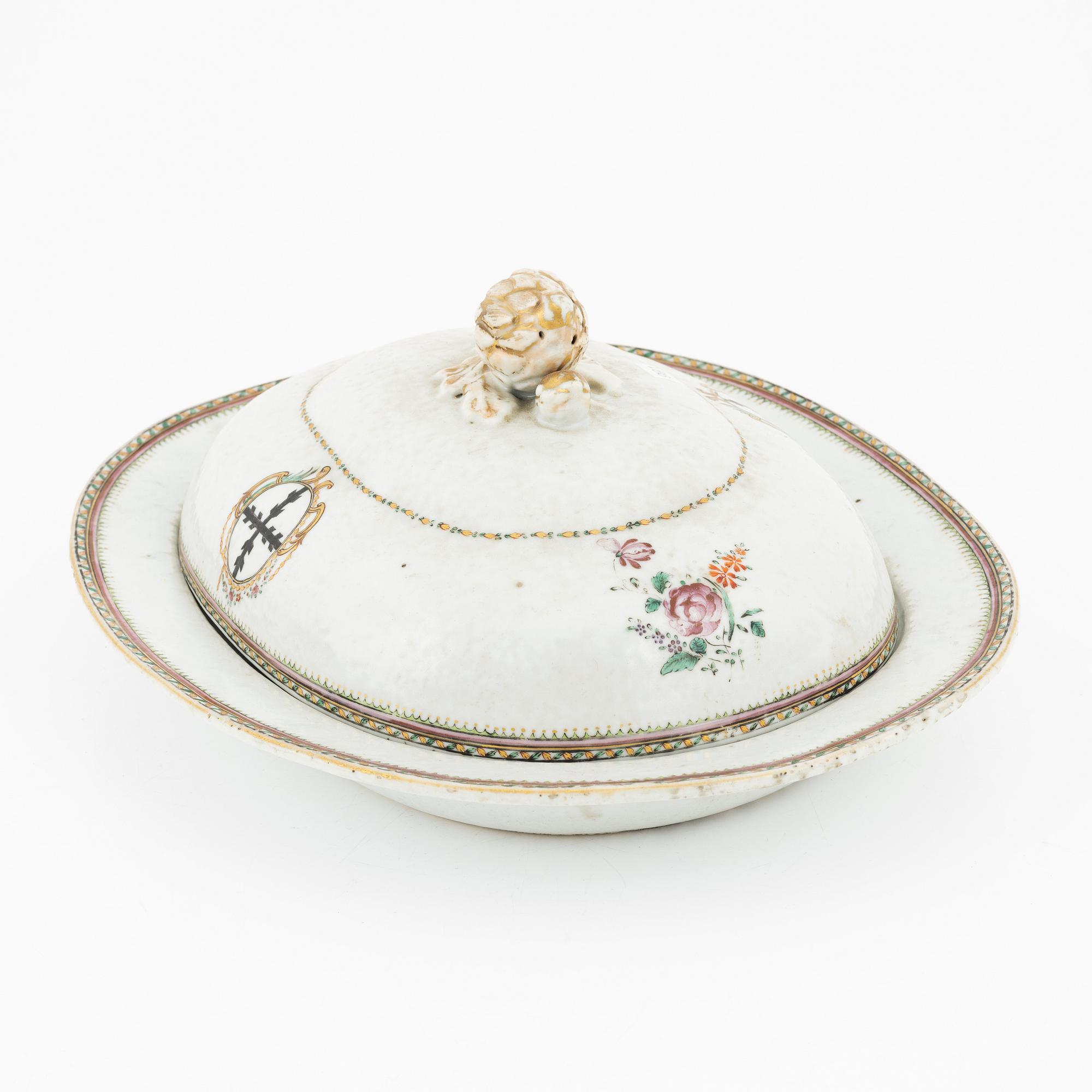 A famille rose armorial dish with cover, Qing dynasty, Qianlong (1736-95).