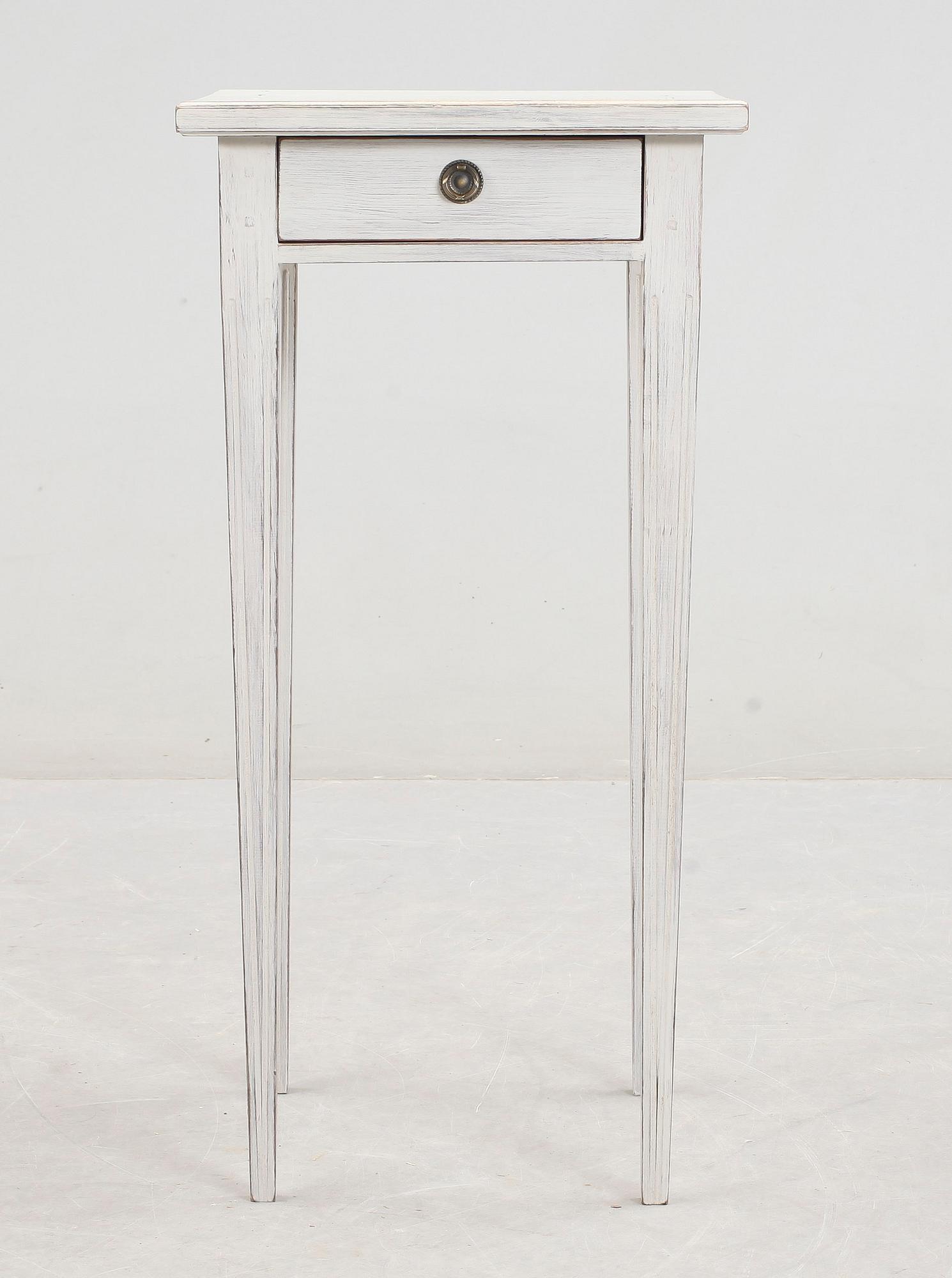 LAMPBORD, Gustaviansk stil, omkr sekelskiftet 1900.