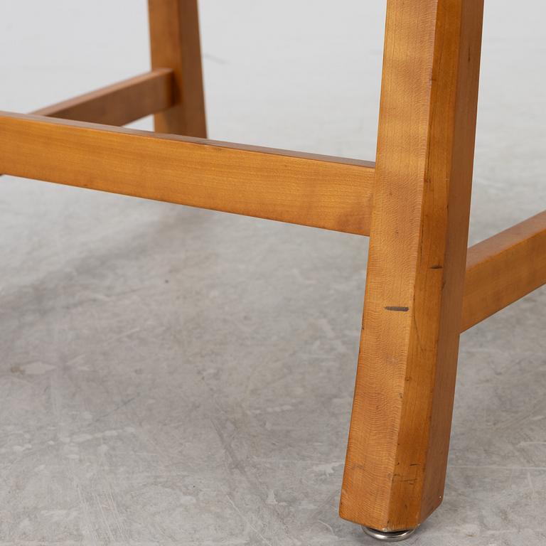 Carl Malmsten, A pair of "The City Hall Chair" armchairs.