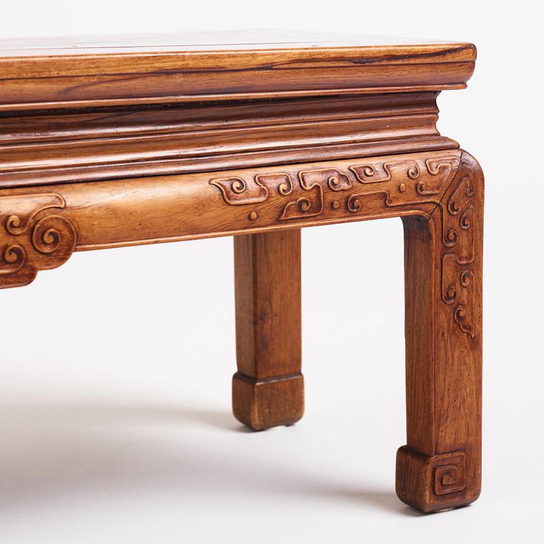 A huanghuali low table, Qing dynasty, 19th century.