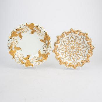 A set of two partly gilded
 Meissen porcelain platesd late 19th/early 20th century.