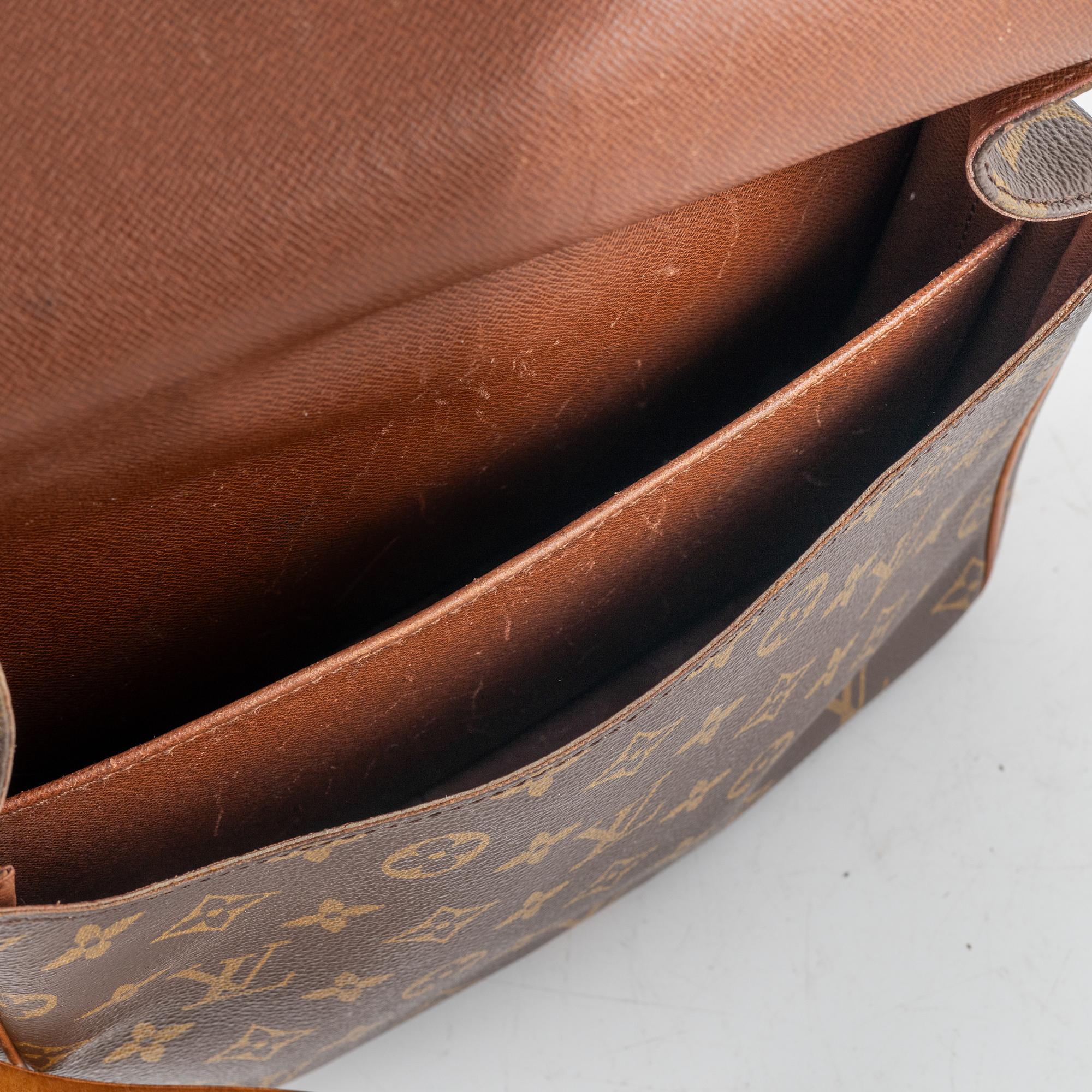 Louis Vuitton, väska, "Cartouchière", samt plånbok, 1970-tal.