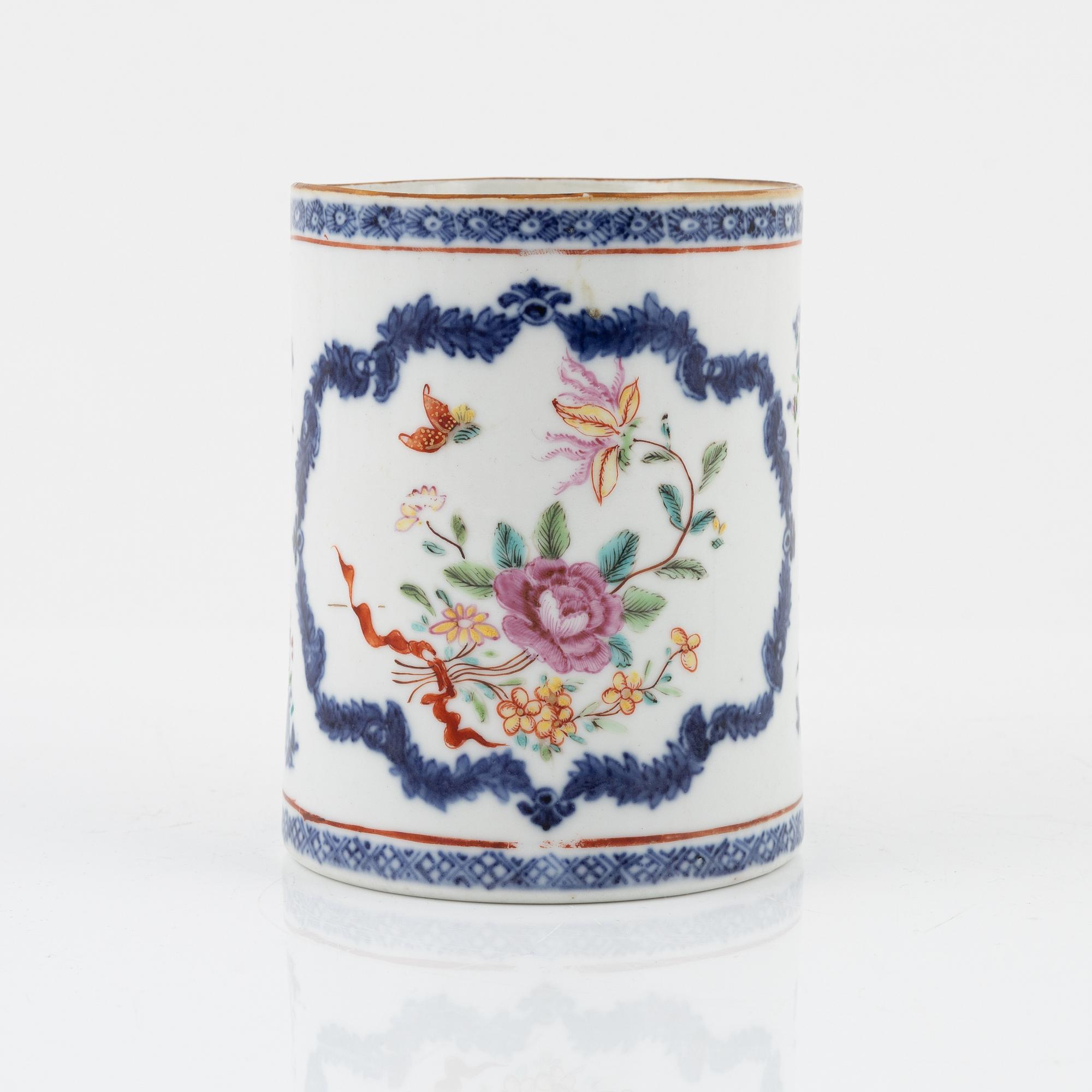 Mugg, porslin. Qingdynastin, Qianlong (1736-95).