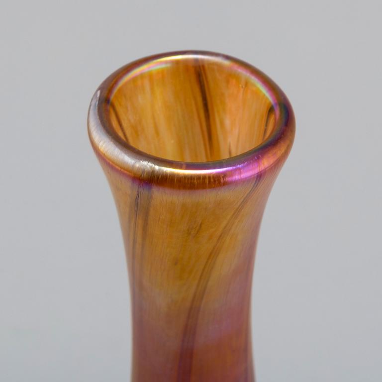 A John Ditchfield glass vase. Second half of the 20th century.