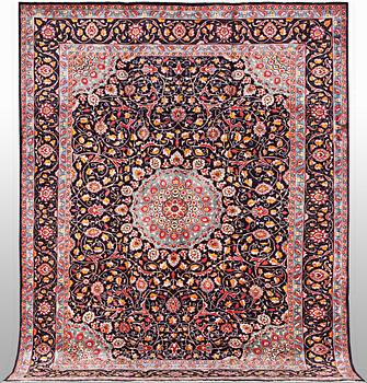 A carpet, Kashan, ca 354 x 242 cm.