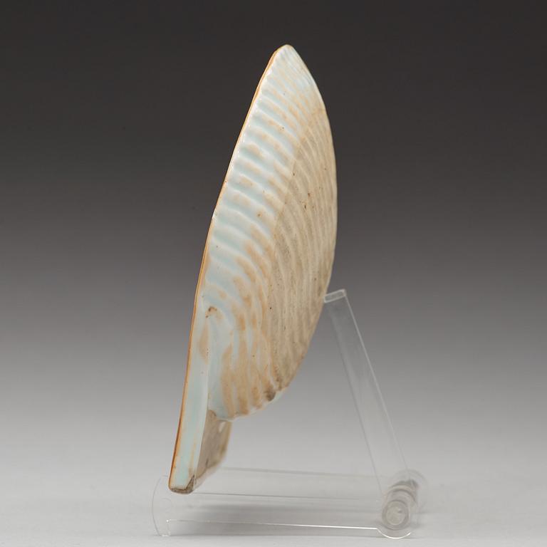 An export butter dish, Qing dynasty, circa 1700.