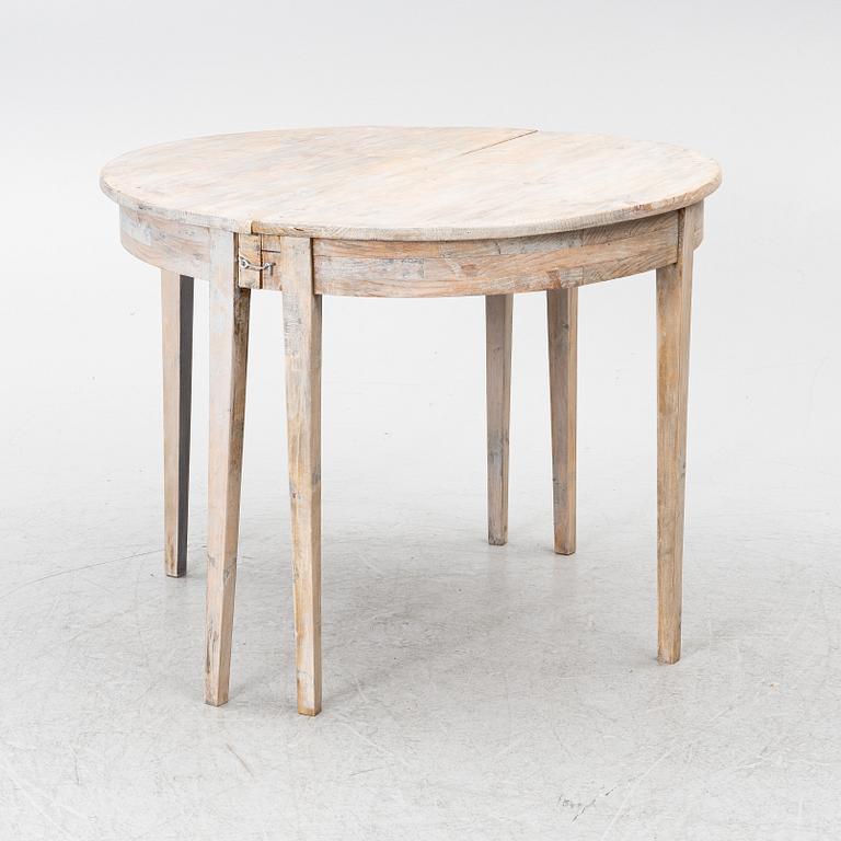 A pair of tables, second half of the 19th century.