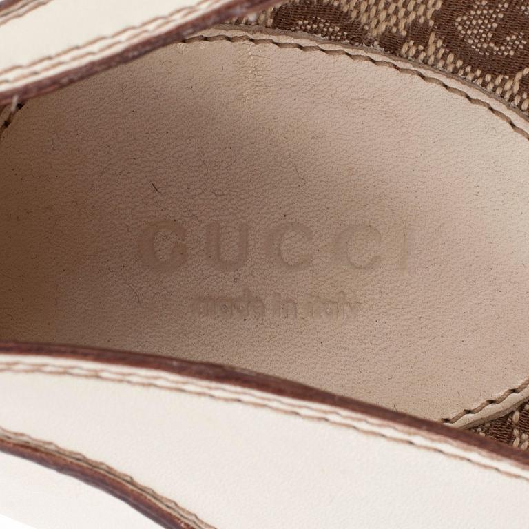 GUCCI, ett par pumps. Storlek 38.