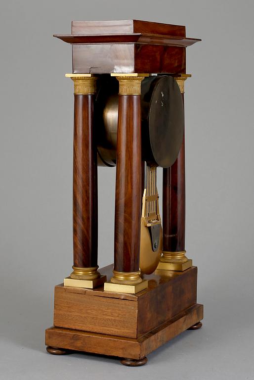 BORDSPENDYL, empire, Frankrike, 1800-talets första hälft.