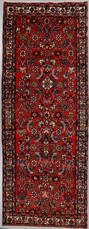 MATTA, Hamadan, sent 1900-tal, ca 275x100 cm.