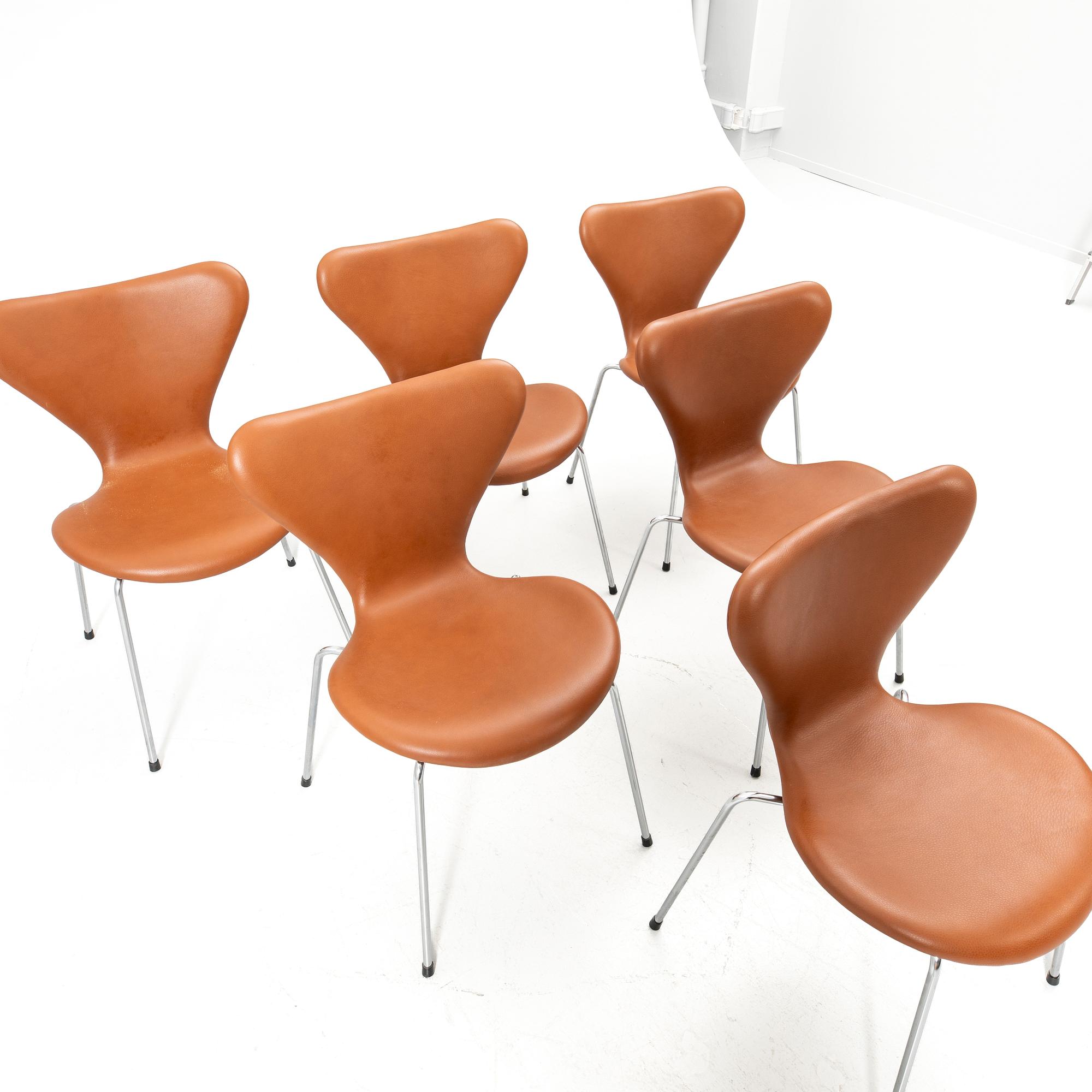 Arne Jacobsen, Chairs, 6, "Series 7", Fritz Hansen, Denmark.