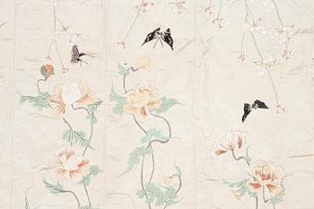 A large Chinese silk embroidery, Qing dynasty (1644-1912). (measure 143 x 180 cm).