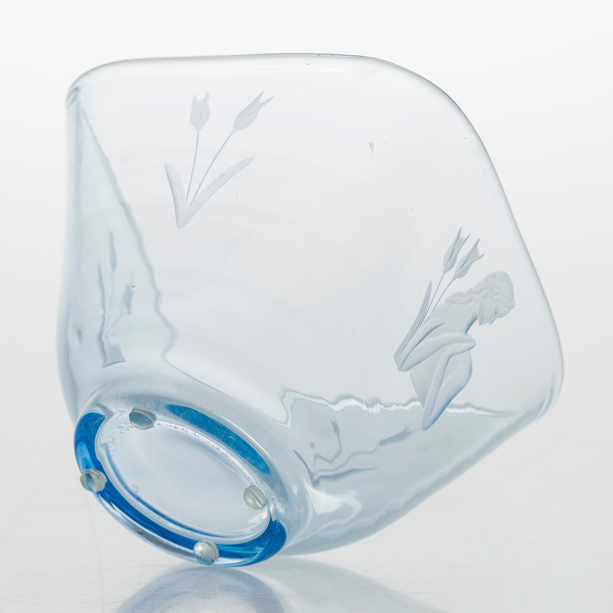 Gunnel Nyman, skål, modell 38/1081 Riihimäki Glassbruk Ab. Signerad Riihimäen Lasi Oy AO. 45. Formgiven 1938.