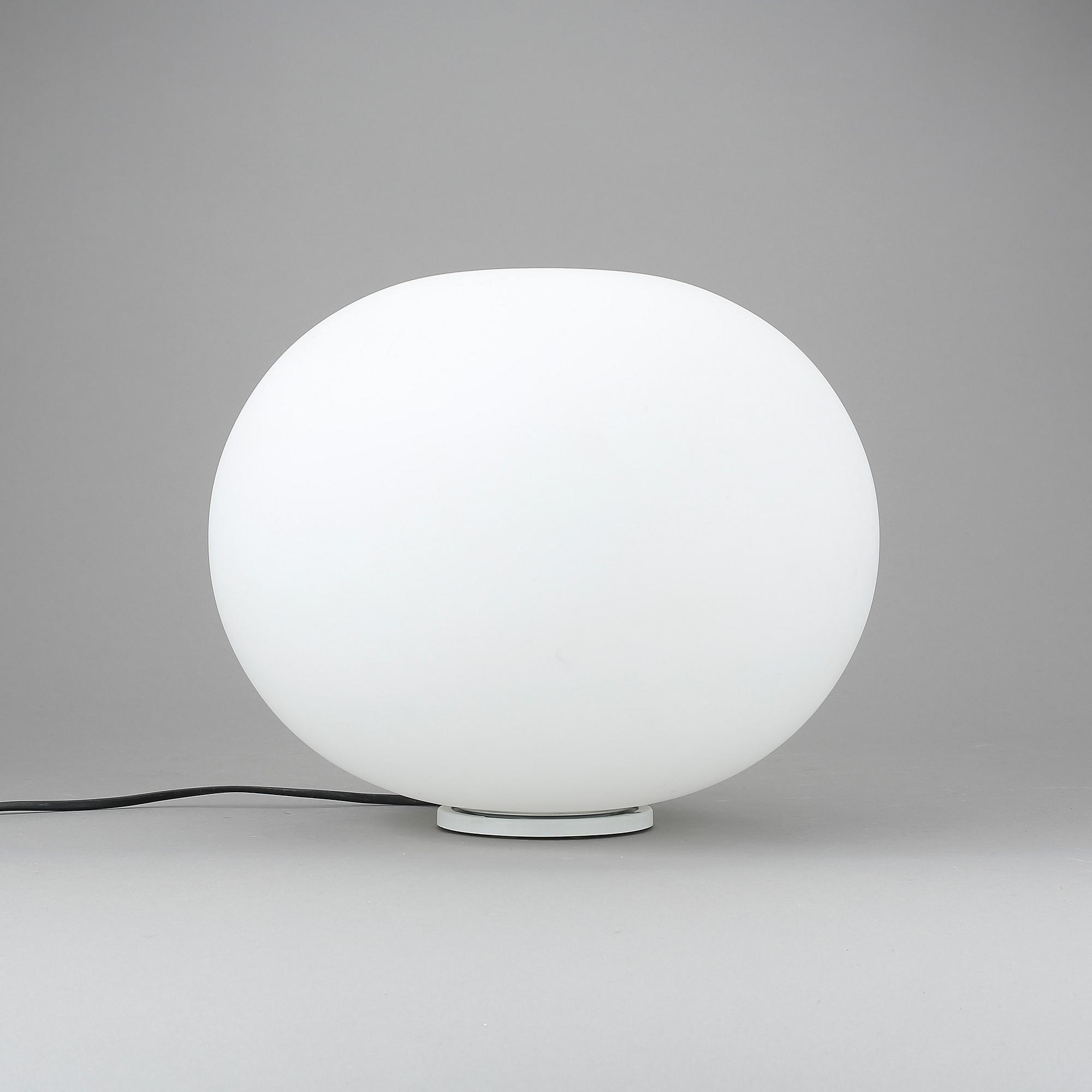 BORDSLAMPA, Glo-ball, Jasper Morrison, Flos.