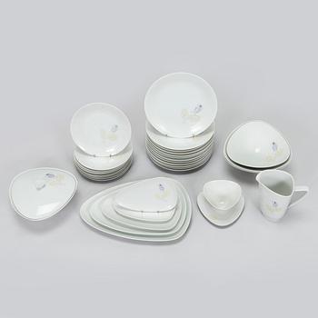32-piece porcelain dinner service, Hutschenreuther, Germany.