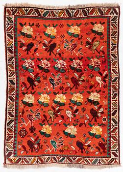 A Kashgai rug, c. 157 x 114 cm.