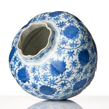 Kruka, porslin. Mingdynastin, Wanli (1572-1620).