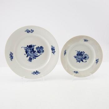 Service 33 pcs "Blå Blomst" Royal Copenhagen porcelain.