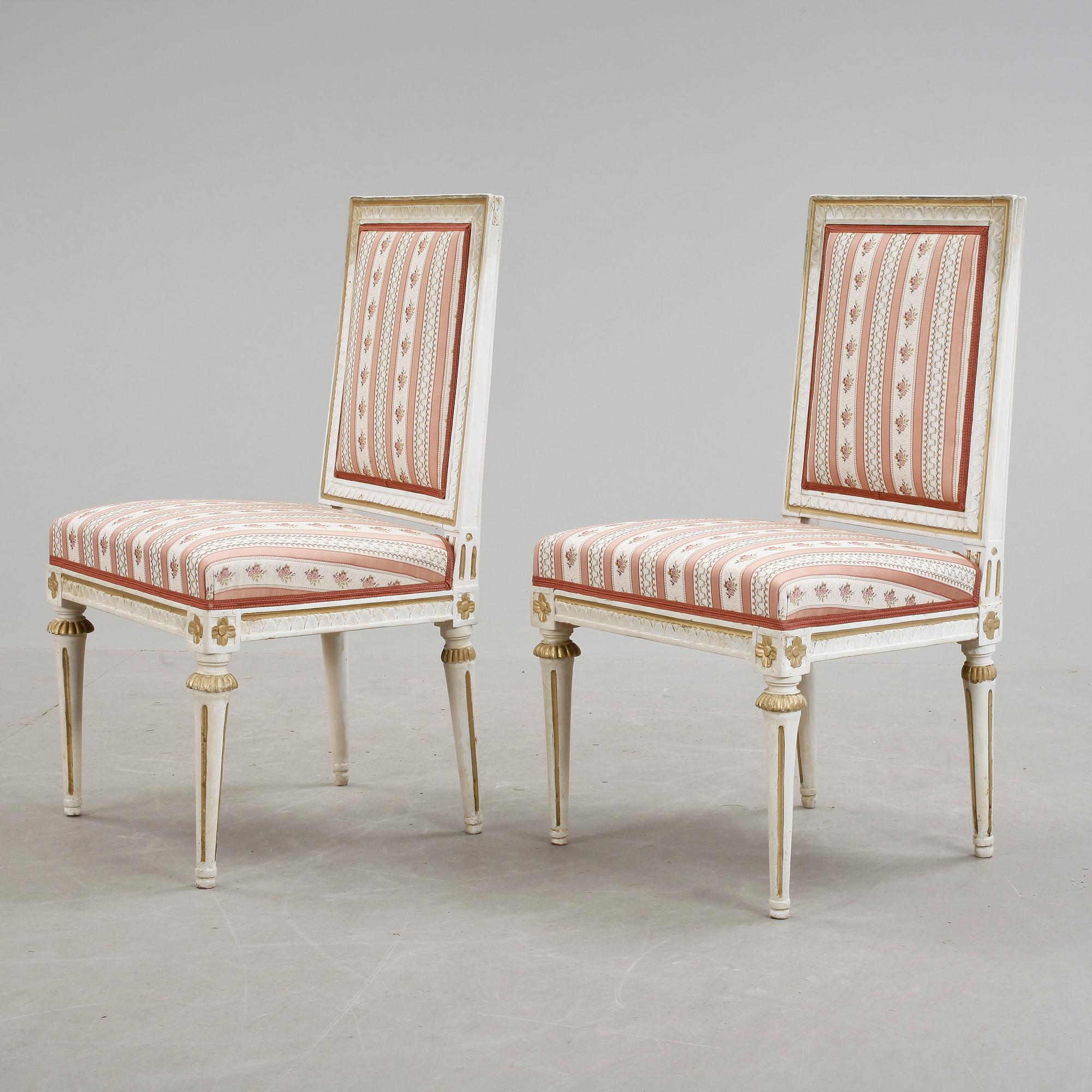 STOLAR, ett par, sengustavianska, omkring 1800.