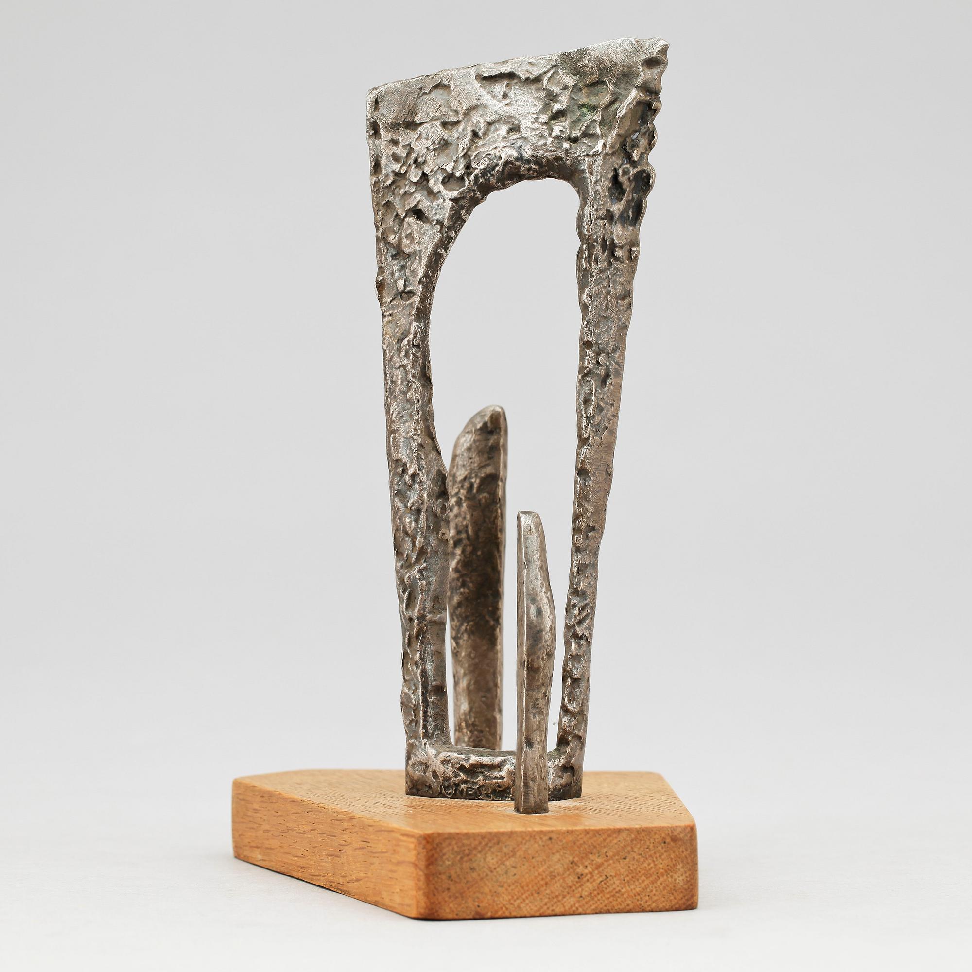ARNE JONES, skulptur, metall. Sign o numr 6/6.