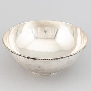 A silver bowl, maker's mark CF Carlman, Stockholm, 1940.