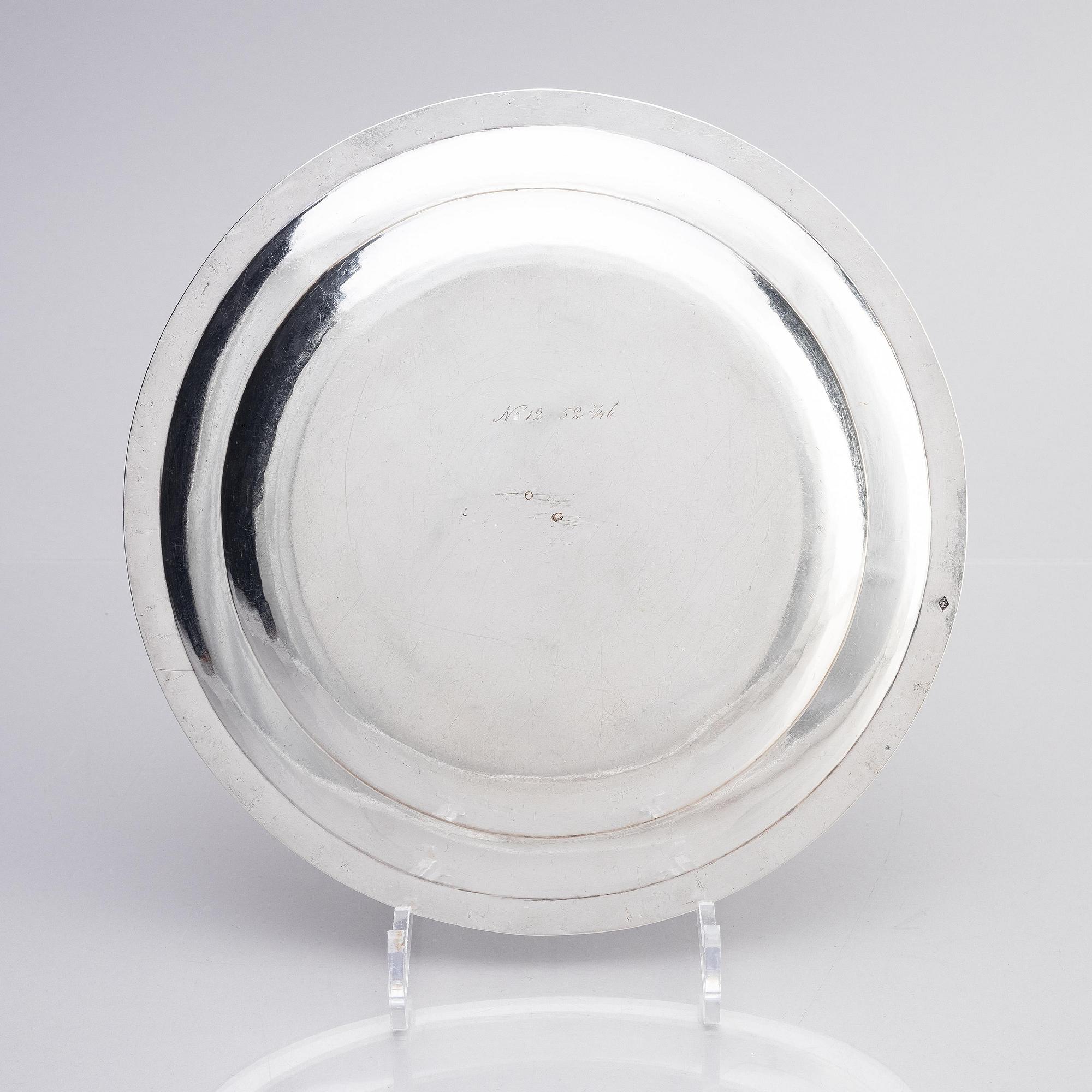A French early 19th century silver dish, mark of J.A. Berel, Paris 1810-1819.