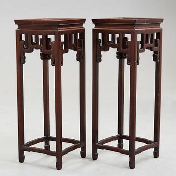 A pair of hardwood pedestals, first half of the 20th century.