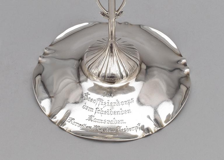 POKAL, silver, jugend, Tyskland, omkring sekelskiftet 1900. Vikt ca 370 gram.