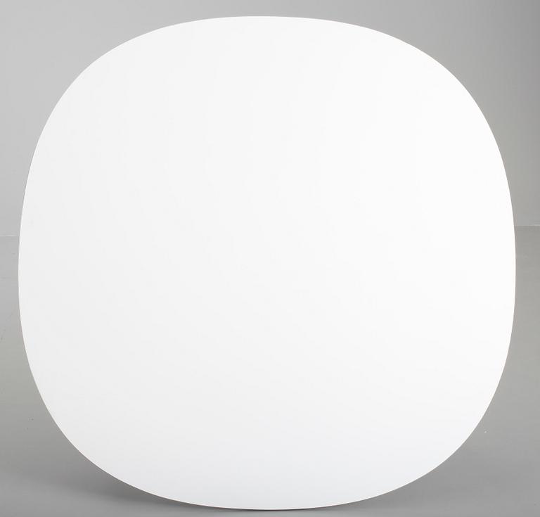 MATBORD, design Bruno Mathsson och Piet Hein för Fritz Hansen.