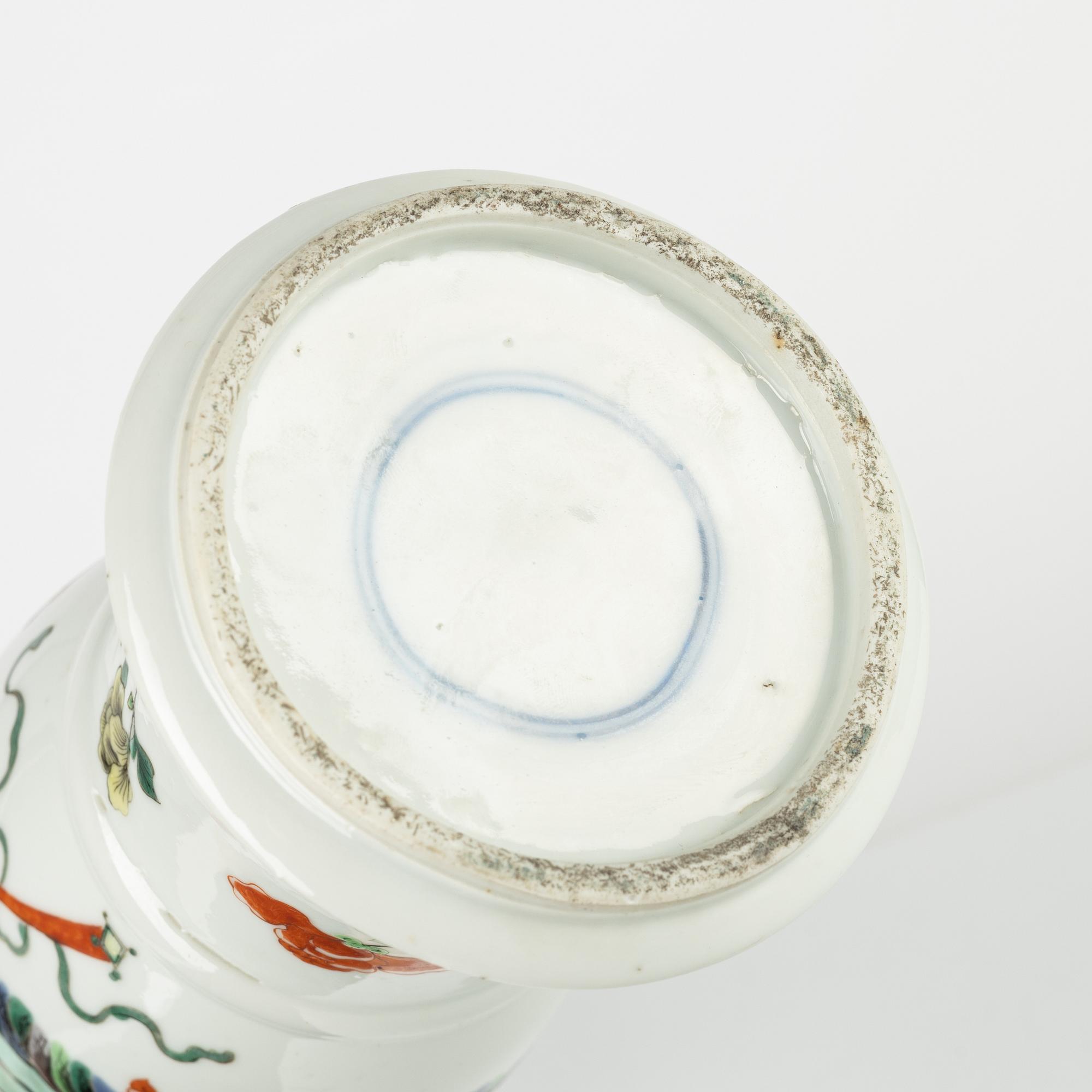 A Chinese famille verte beakervase, Kangxi style, 20th century.