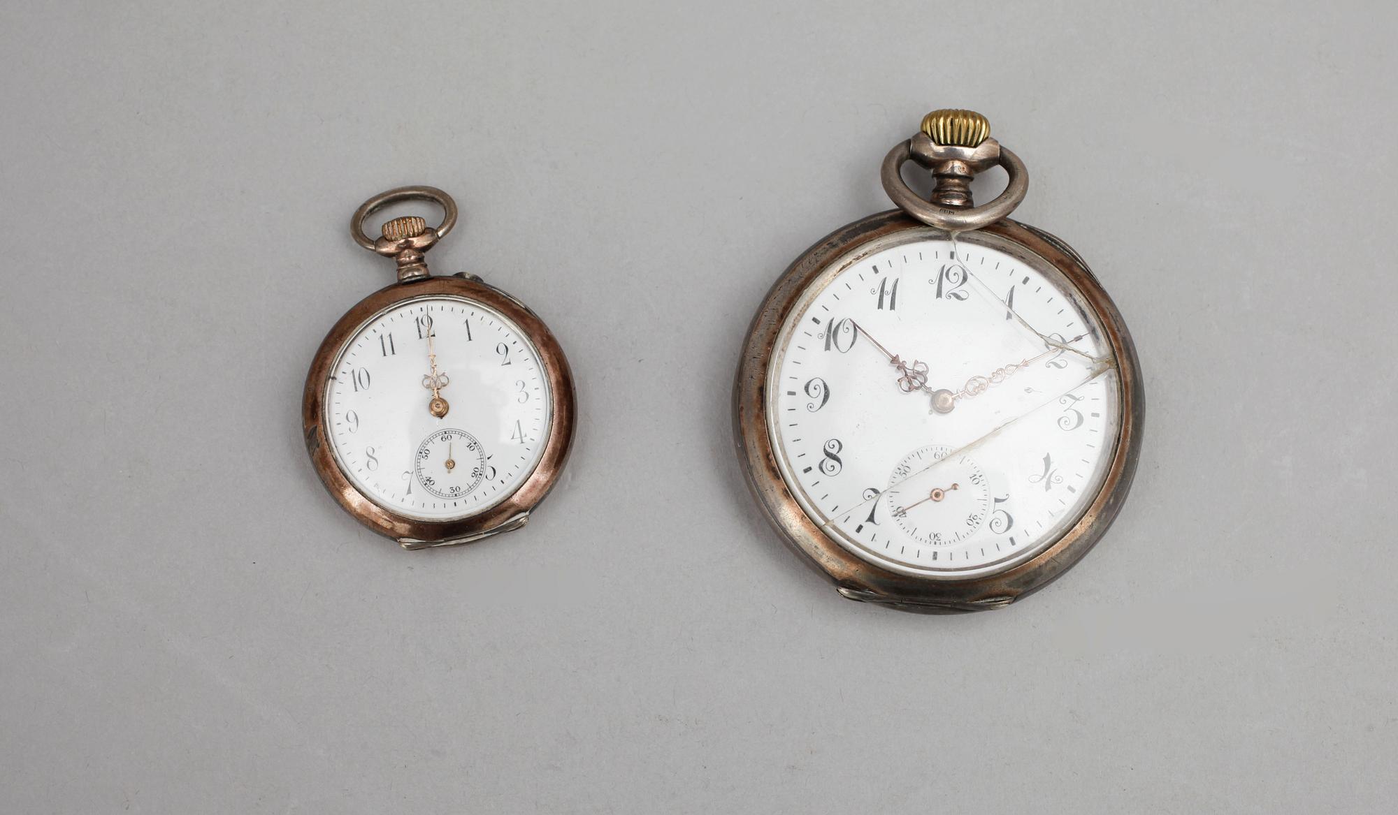 PARTI ACESSOARER och BRUKSSFÖREMÅL, 12 delar, bl a silver, tot vikt ca 90 gram, 1800-1900-tal.