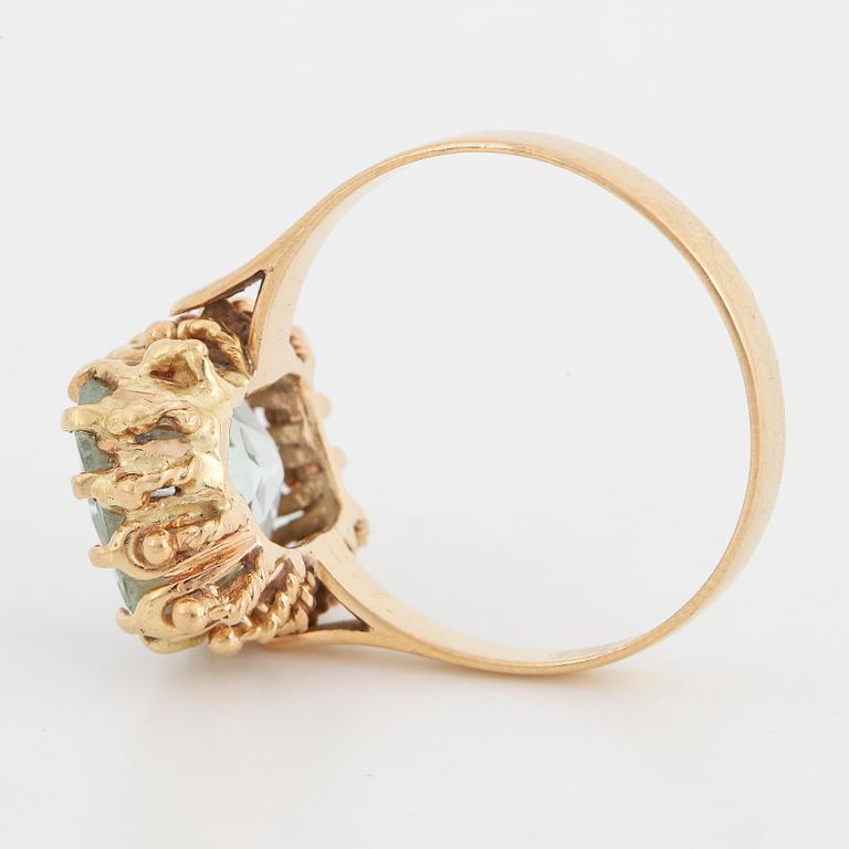 RING, guld med akvamarin.