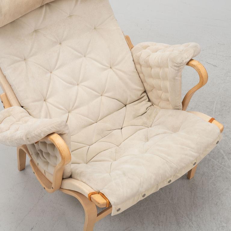 Bruno Mathsson, fåtölj med fotpall, "Pernilla", Dux.