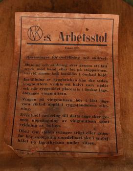 KONTORSSTOLAR, 2 st, NK:s Arbetsstol, 1900-talets första hälft.