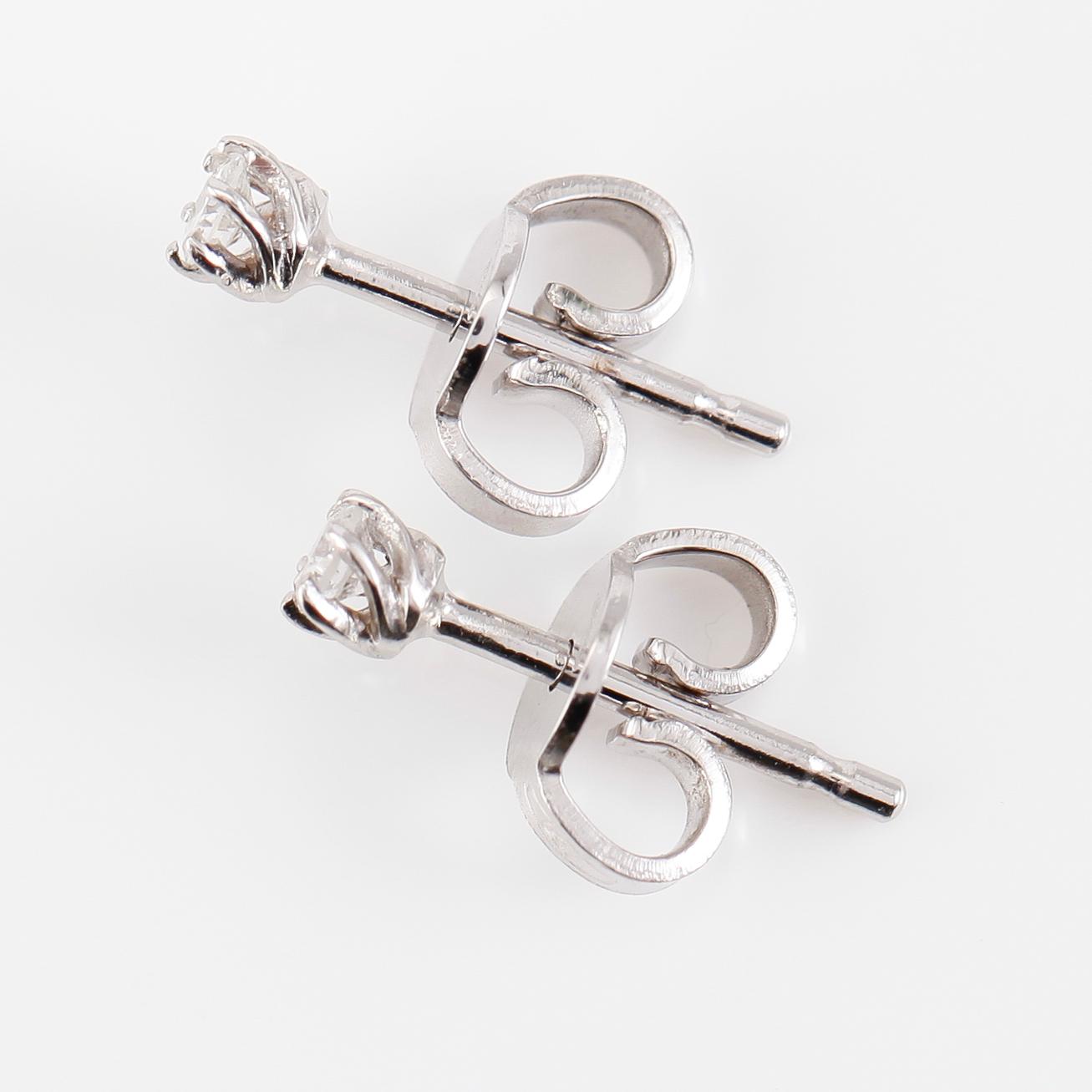 ÖRHÄNGEN, 1 par, 18K vitguld och diamanter tot ca 0.12 ct.