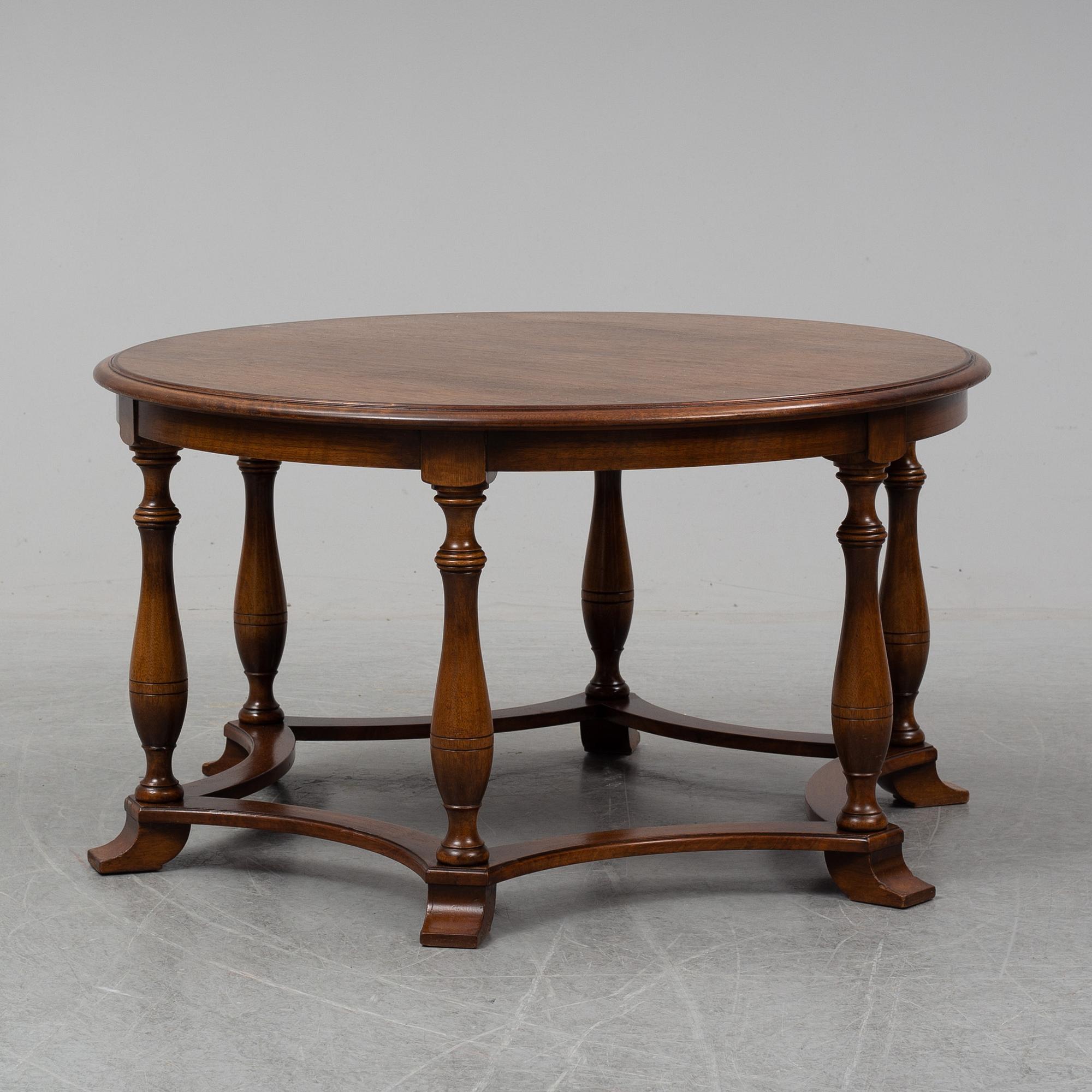 SVEN THORESEN & TORGNY ROLLOF, A mahogany coffee table, Nordiska Kompaniet, 1940.