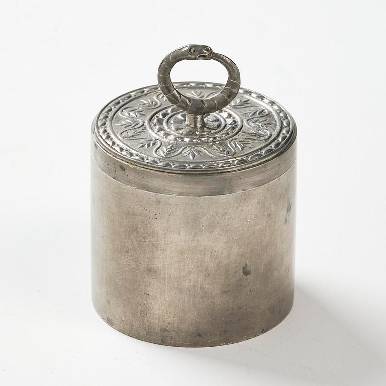 Firma Svenskt Tenn, a lidded pewter box model "A 742", Stockholm, 1929.