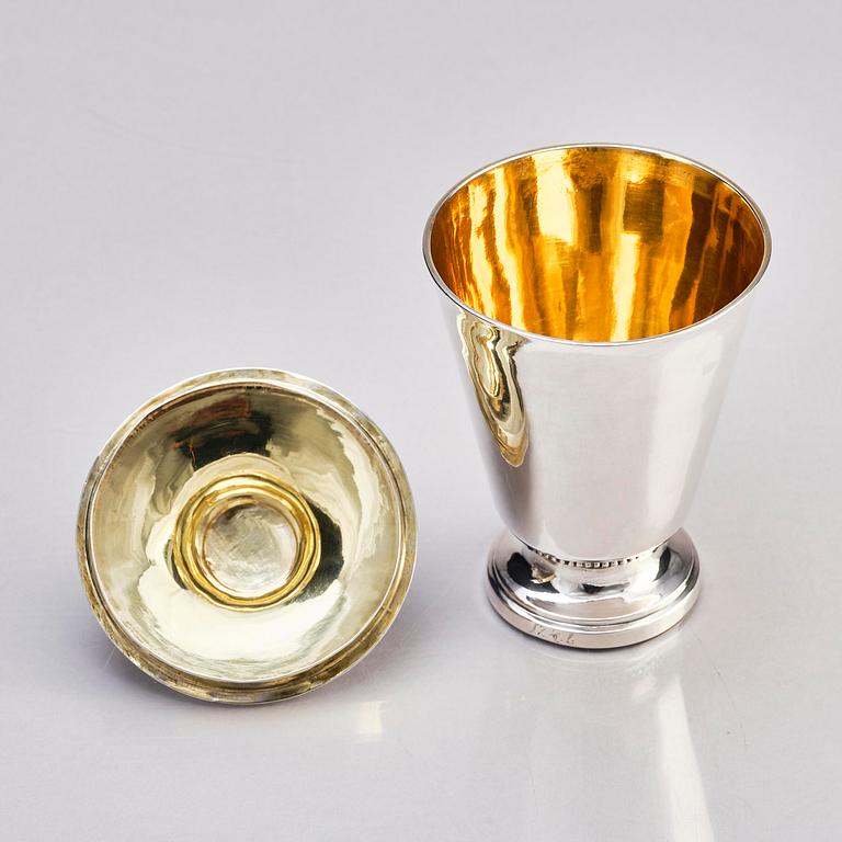 A Swedish parcel-gilt silver cup with lid, mark of Arvid Floberg, Stockholm 1787.