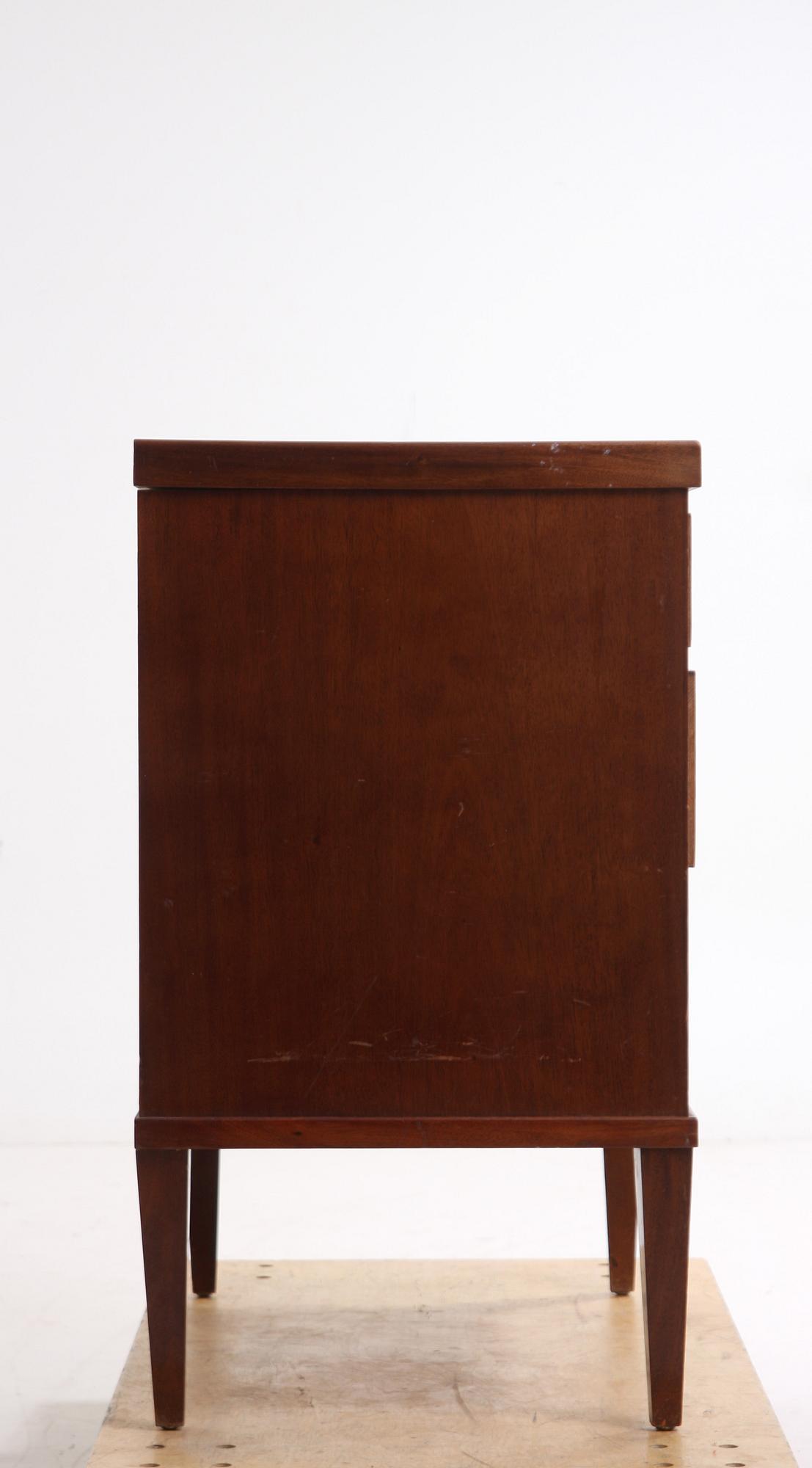 BYRÅ, sengustaviansk stil, 1900-tal.