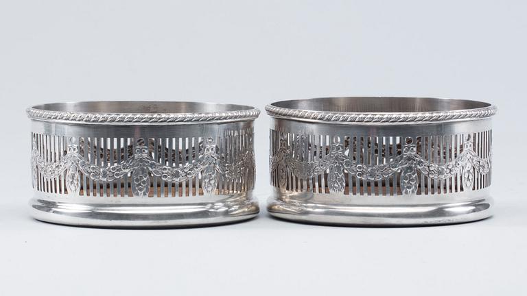 COASTERS, ett par England, nysilver, 1900-talets första hälft.