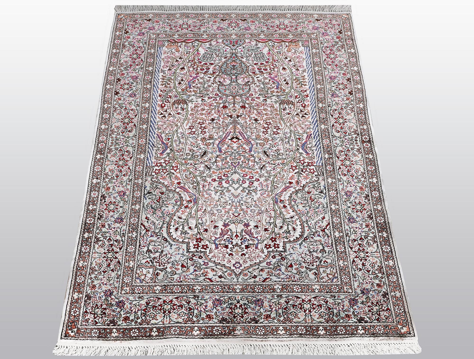 Matto, Qum Silk, ca 124 x 77 cm.