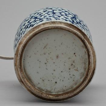 LAMPFOT/URNA, porslin, Kina, 1800-tal.