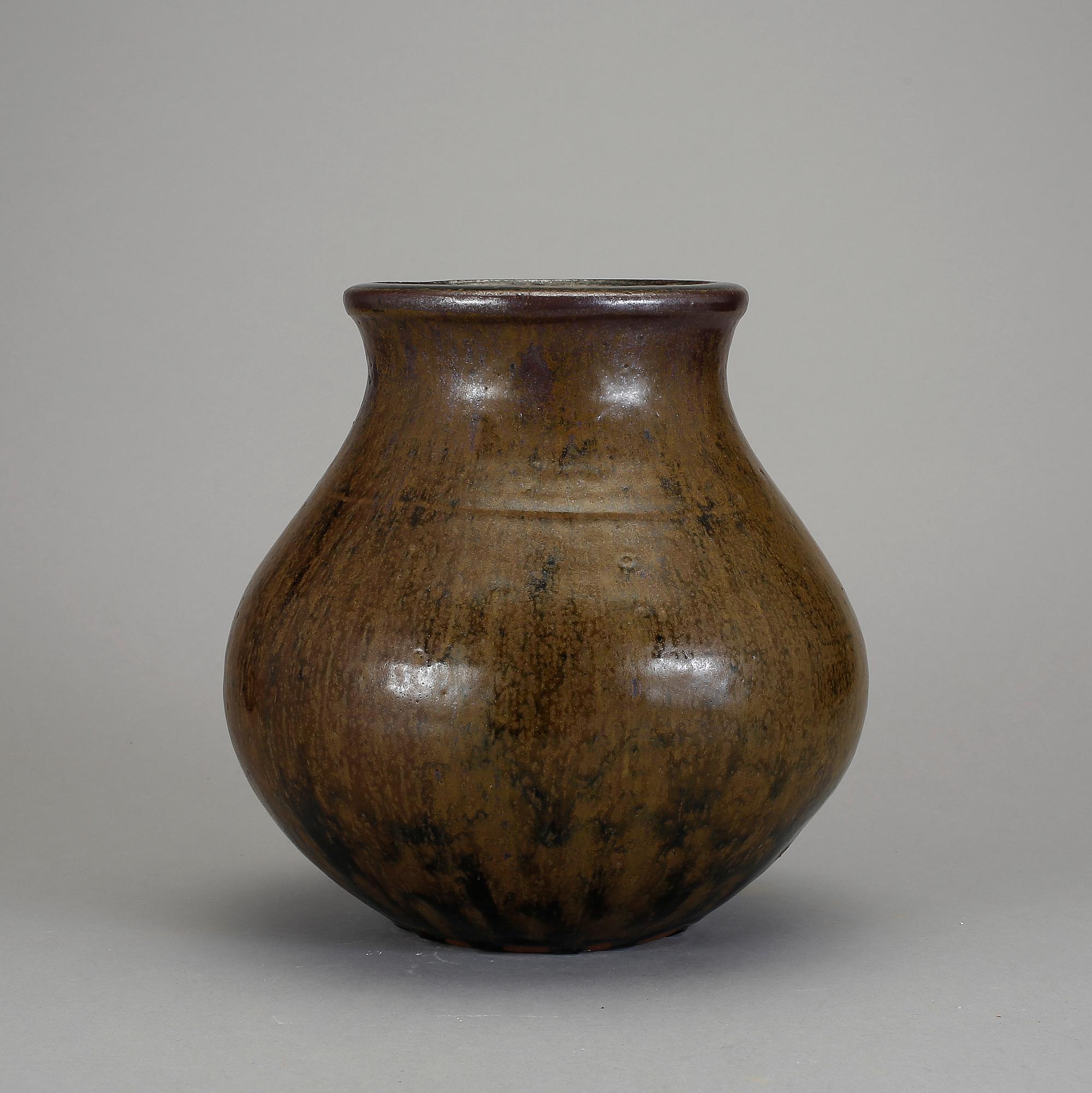 VAS, stengods. Rolf Palm, Höganäs. Signerad och daterad 1967.