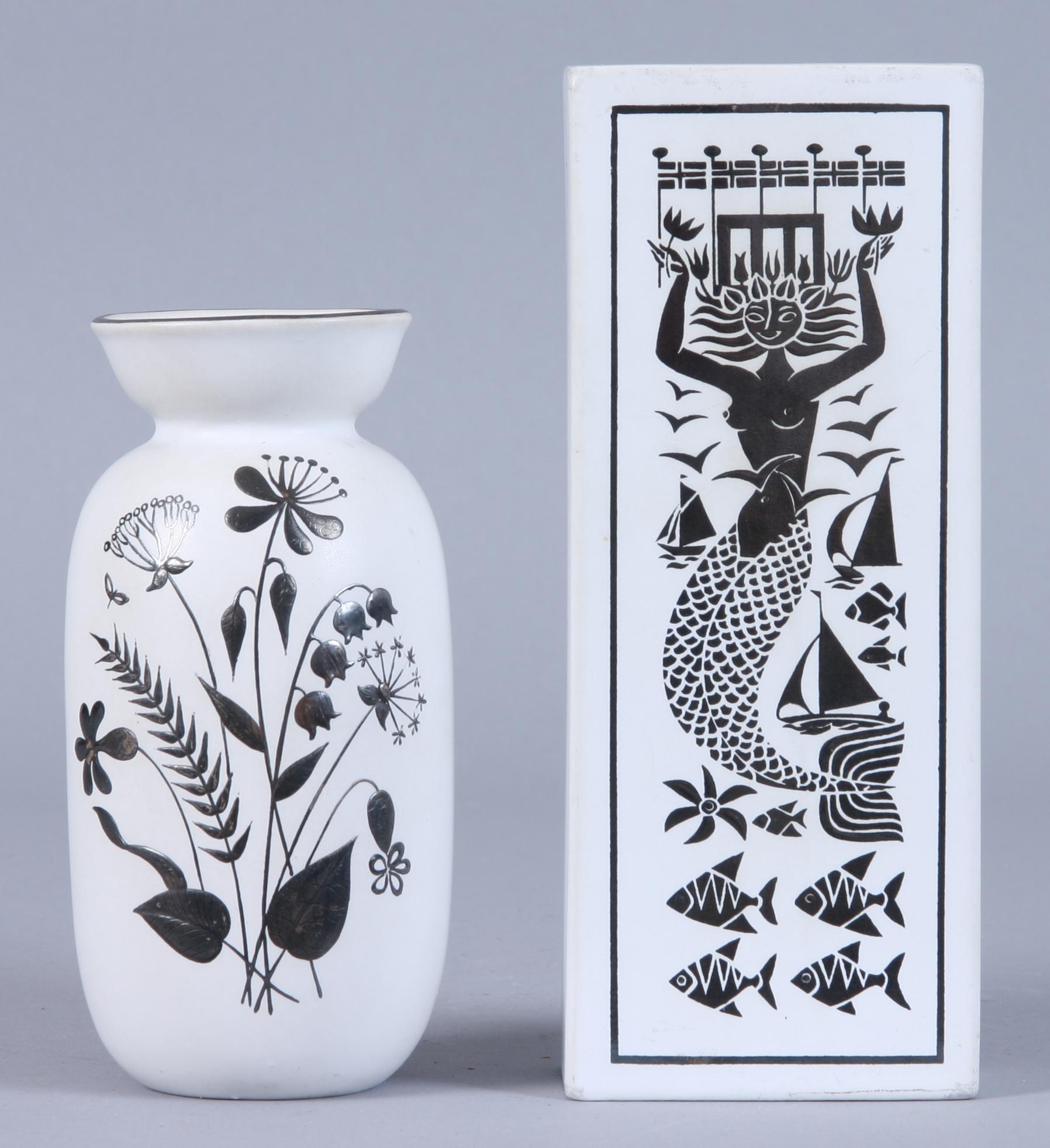 VASER, 2 st, porslin, "Grazia", Stig Lindberg, Gustavsberg.